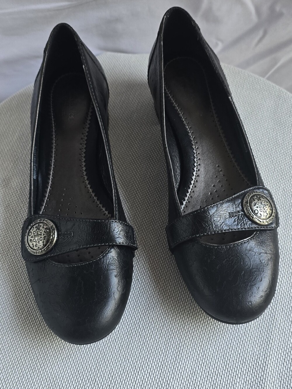 Clarks Artisan Black Leather Mary Jane Pumps Size 8M Made in Brazil